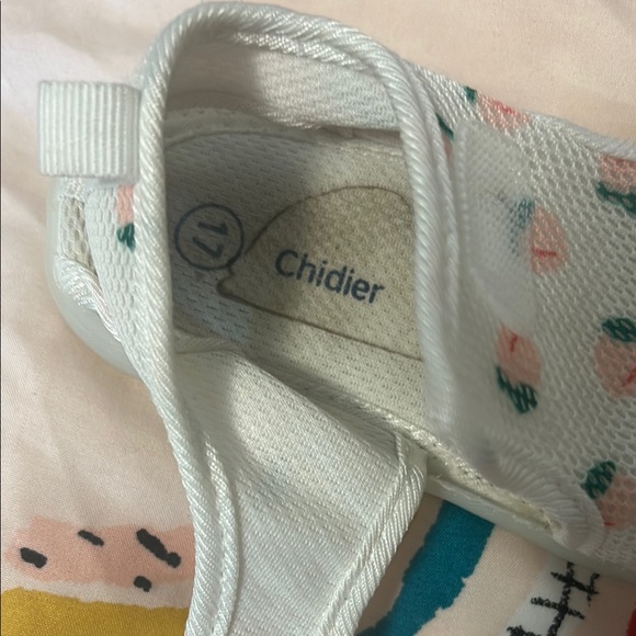 Kids' White and Pink Mesh Shoes - Picture 3 of 3